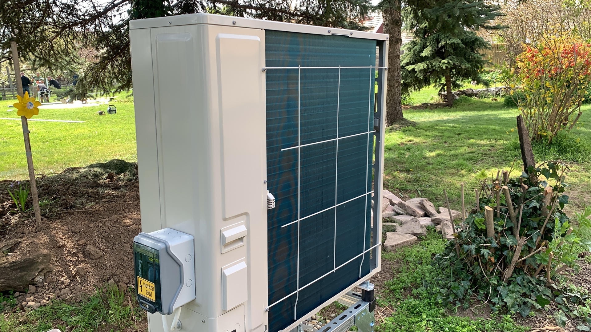 Mik az előnyei és hátrányai egy elektromos kazánnak, és hogyan viszonyul a hőszivattyúhoz?